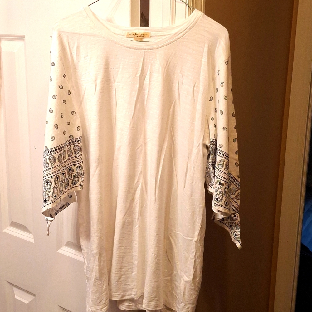 5/$25-Studio West Top with Bandana Sleeves-🔥 Unique Find-🔥